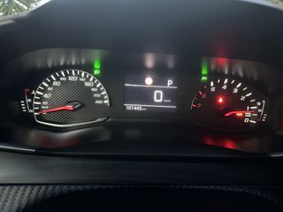 Peugeot 2008 2021 PureTech Allure-thumb-15