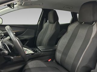 Peugeot 3008 2022 1.2 PureTech 130 Active Pack EAT8-thumb-10