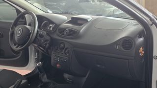 Renault Clio 2011 1.5 DCI DIESEL VAN-thumb-21