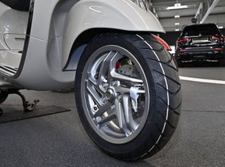 Vespa Primavera 125 2026 4 ΕΤΗ ΕΓΓΥΗΣΗ 30 ΑΤΟΚΕΣ ΜΕ ΔΩΡΟ ΑΞΕΣΟΑΥΡ-thumb-4