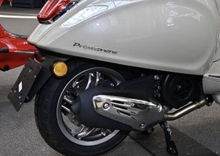 Vespa Primavera 125 2026 4 ΕΤΗ ΕΓΓΥΗΣΗ 30 ΑΤΟΚΕΣ ΜΕ ΔΩΡΟ ΑΞΕΣΟΑΥΡ-thumb-8