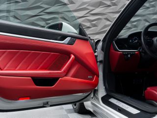 Porsche 911 2022 TURBO S-thumb-3