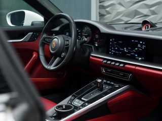 Porsche 911 2022 TURBO S-thumb-9