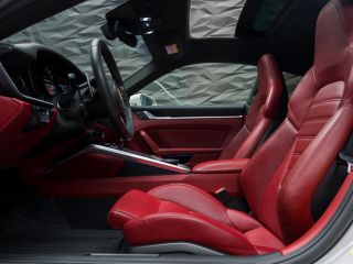 Porsche 911 2022 TURBO S-thumb-10