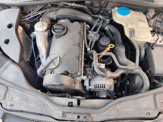 Volkswagen Passat 2004-thumb-6