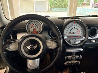 Mini Cooper 2010-thumb-4