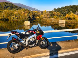 Aprilia Tuono 2018 V4 1100 RR-thumb-3