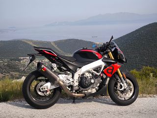 Aprilia Tuono 2018 V4 1100 RR-thumb-4