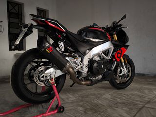 Aprilia Tuono 2018 V4 1100 RR-thumb-5