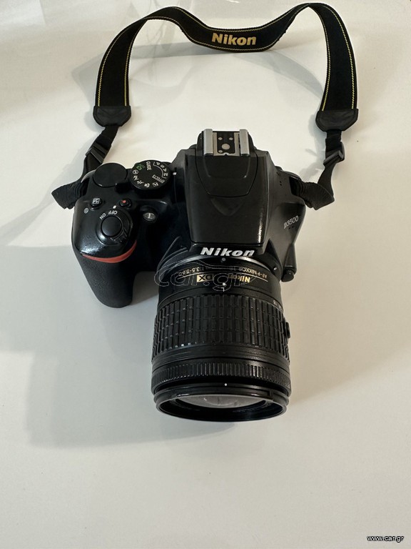 NIKON D3500
