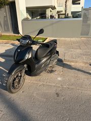 Piaggio Beverly 300 2022-thumb-1