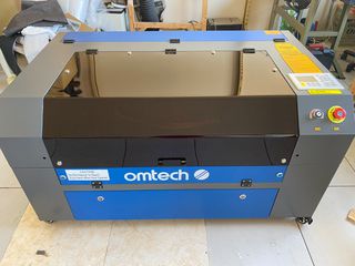 Omtech Co2 Laser 70w μεταχειρισμένο με αυτόματο κρεβάτι εστίασης και ψύκτη-thumb-0