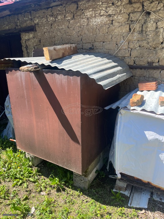 Σιδερένια δεξαμενή πετρελαίου