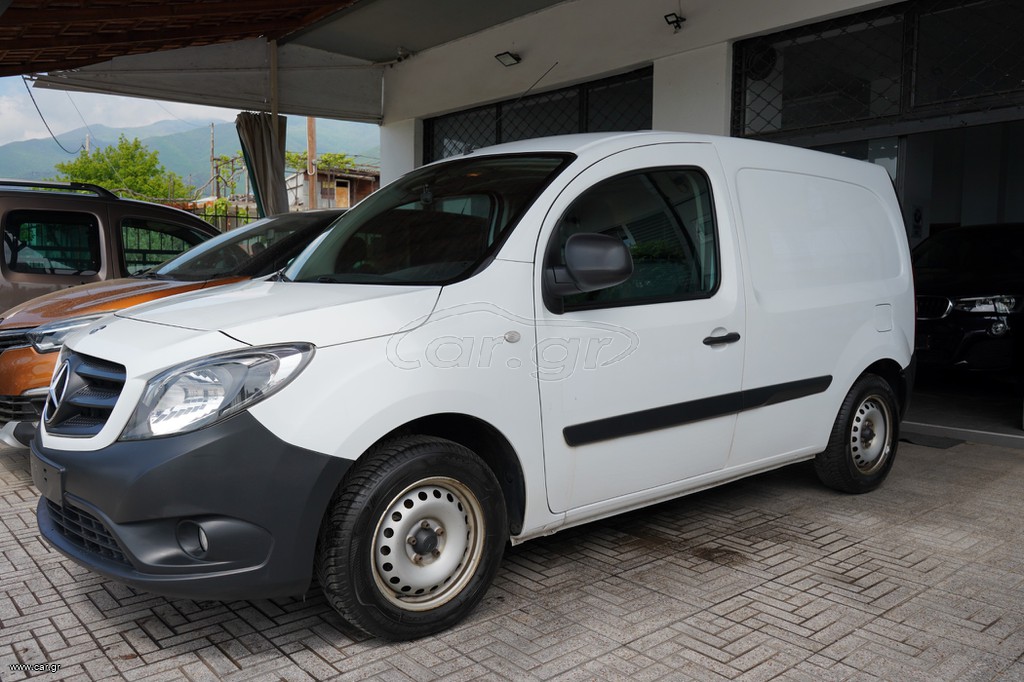 Κλούβα Mercedes-Benz 2018 109