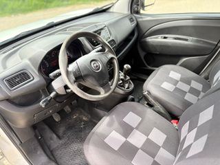 Opel Combo 2013-thumb-9