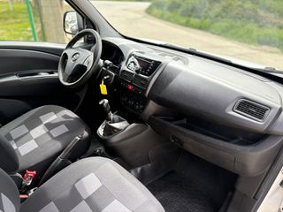 Opel Combo 2013-thumb-12