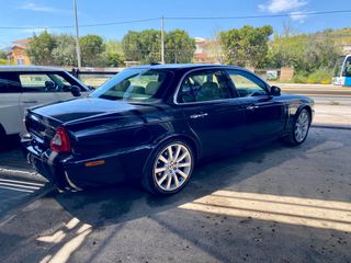 Jaguar XJ8 2008 3.5 R-EXECUTIVE-thumb-3