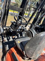 Toyota 1999 42-6FGF-thumb-3