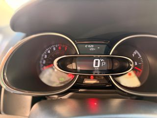Renault Clio 2016 PANORAMA-thumb-36