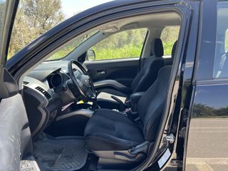 Mitsubishi Outlander 2010-thumb-3