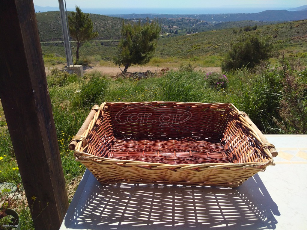 Έξι ψάθινα καλάθια