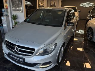 Mercedes-Benz B 200 2012 NGT-thumb-36