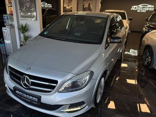 Mercedes-Benz B 200 2012 NGT-thumb-10