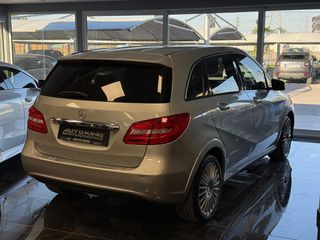 Mercedes-Benz B 200 2012 NGT-thumb-18