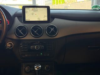 Mercedes-Benz B 200 2012 NGT-thumb-29
