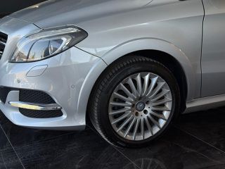 Mercedes-Benz B 200 2012 NGT-thumb-30