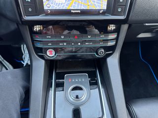Jaguar F-Pace 2018 R DYNAMIC 25d AWD•4x4•250Hp ΑΛΟΓΑ!!!-thumb-35