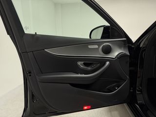 Mercedes-Benz E 220 2023 PANORAMA AMG NIGHT EDITION-thumb-37