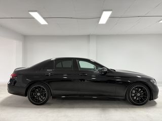 Mercedes-Benz E 220 2023 PANORAMA AMG NIGHT EDITION-thumb-3
