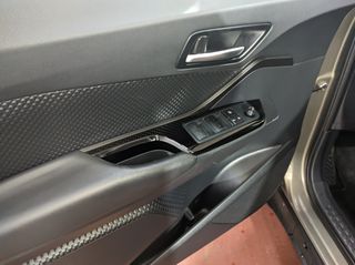 Toyota C-HR 2022-thumb-13