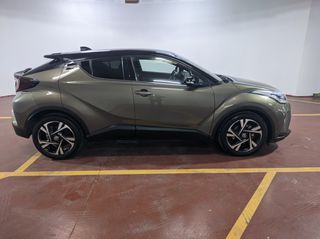 Toyota C-HR 2022-thumb-8