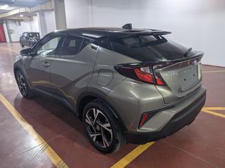 Toyota C-HR 2022-thumb-5