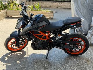 KTM 390 Duke 2022-thumb-2