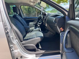 Dacia Duster 2016 Prestige 4x4-thumb-39