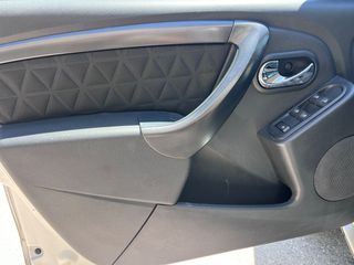 Dacia Duster 2016 Prestige 4x4-thumb-32