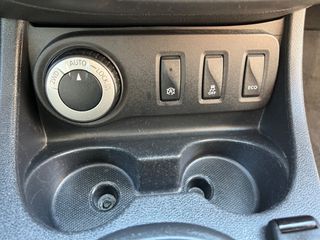 Dacia Duster 2016 Prestige 4x4-thumb-29