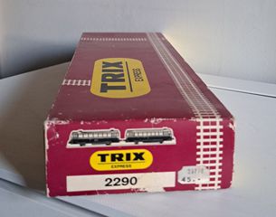 Vintage Trix Express HO scale 2290 DB railbus and control car in original box