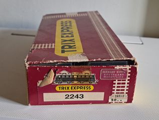 Vintage Trix Express HO scale item 2243 DB E10 138 locomotive in original box