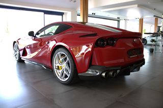 Ferrari 812 2018 SUPERFAST-thumb-4