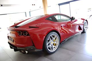Ferrari 812 2018 SUPERFAST-thumb-16