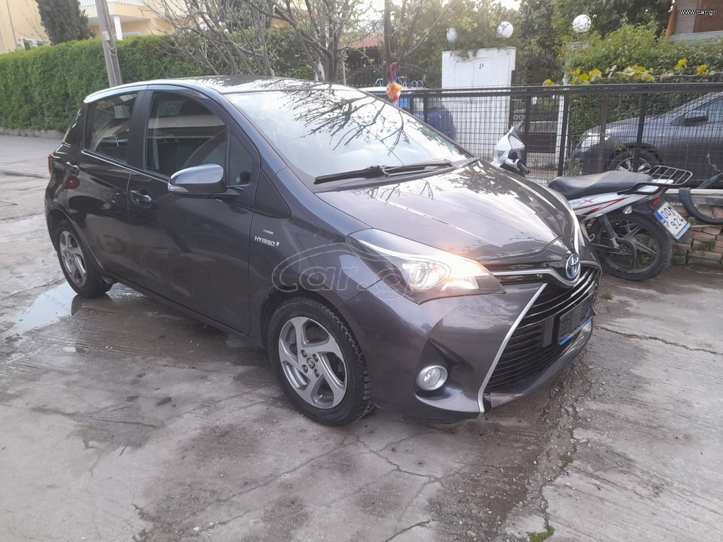 Toyota Yaris 2016 HYBRID AUTOMATIC