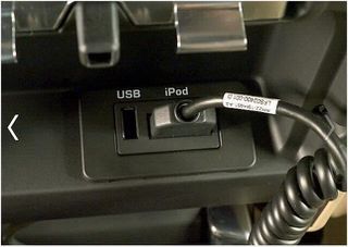 Land Rover Discovery 2011 SDV6 HSE Panorama-thumb-14