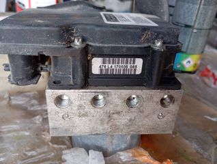 Πωληται  μεταχειρισμενη  μοναδα ABS   για Toyota Hilux 15-19