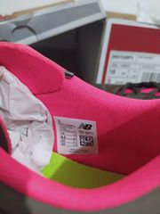 Παπούτσια ποδοσφαίρου New Balance.