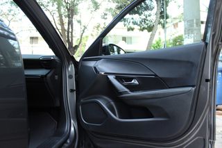 Peugeot 2008 2020 GT LINE BLUE HDI 130 HP AUTOMATIC EAT8 DIG DASHBOARD 360 CAM-thumb-17