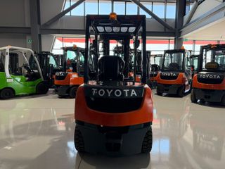 Toyota 2019 02-8FDF25-thumb-2